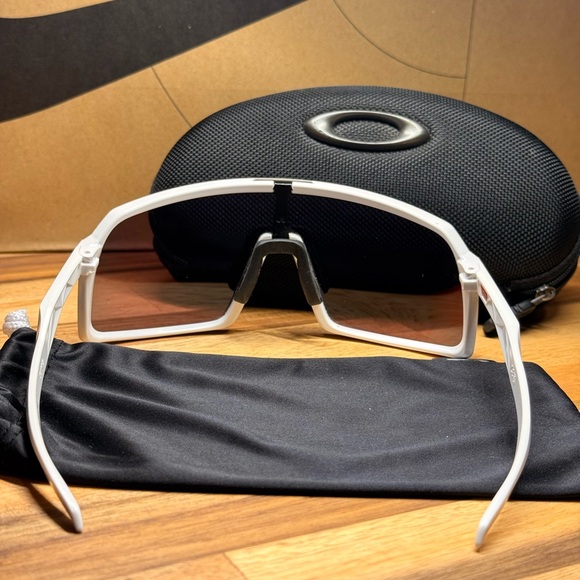 Oakley White Frame Sunglasses with Red-Tinted Lenses - Picture 4 of 5